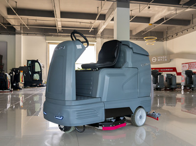 駕駛式洗地機(jī) 駕駛式洗地機(jī)